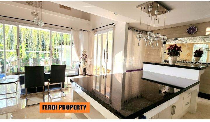 Rumah Mewah Lokasi Hook CitraGran dengan Kolam Renang Pribadi 2