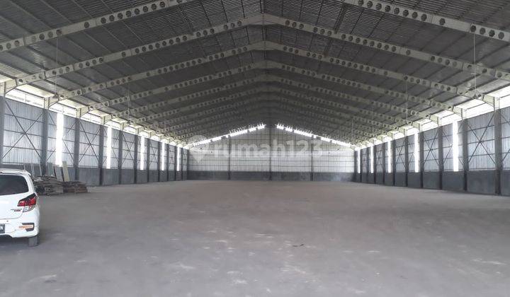 Pabrik di serang  3