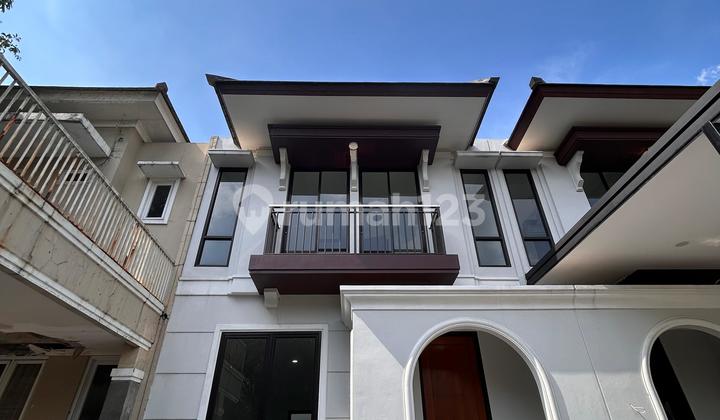 Rumah Klasik 2 Lantai SHM Dalam Cluster Kotawisata Cibubur 2