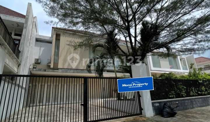 Luxury and Large Furnished Boulevard House in Cibubur Tourist City