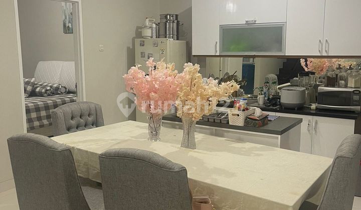 Rumah Cantik Full Furnished Dekat LRT Harjamukti Raffles Hills Cibubur 2