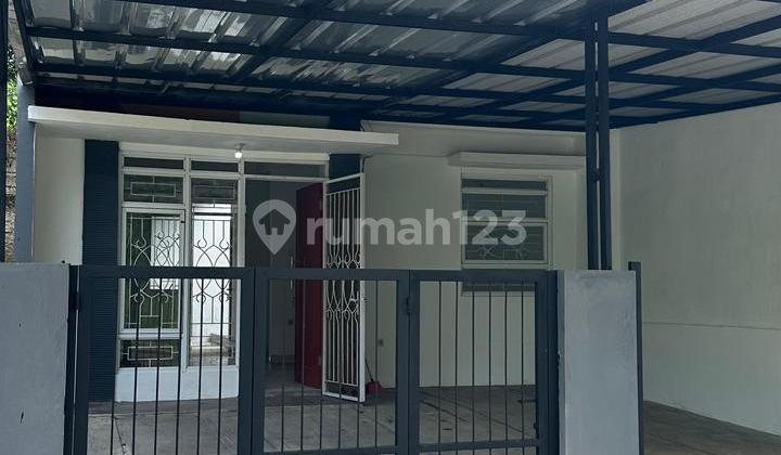 Boulevard Hook House Suitable for Business in Metland Cileungsi Boulevard Hook House Suitable for Business in Metland Cileungsi