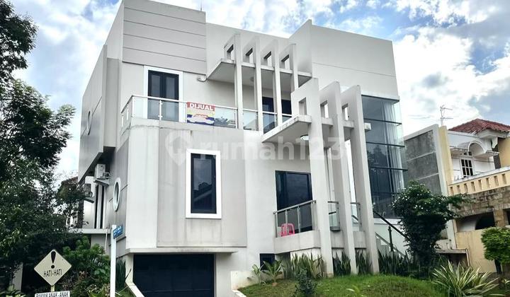 Rumah Besar 2 Lantai Asri dan Bebas Banjir Dilegenda Wisata Cibubur Rumah Besar 2 Lantai Asri dan Bebas Banjir Dilegenda Wisata Cibubur