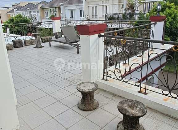 Rumah 2 Lantai dengan Hunian Asri di Kotawisata Cibubur 2