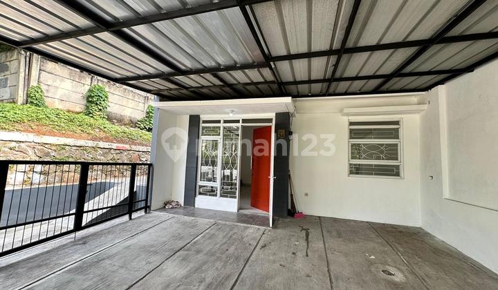 Boulevard Hook House Suitable for Business in Metland Cileungsi Boulevard Hook House Suitable for Business in Metland Cileungsi