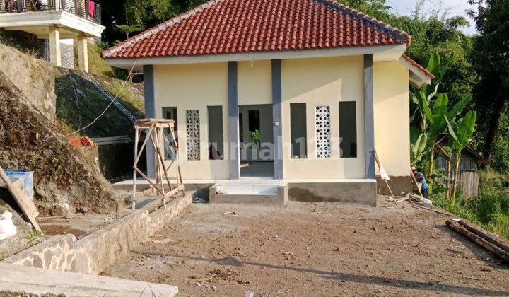 Business space can be used for plantations or coffee shops. Business space can be used for plantations or coffee shops.