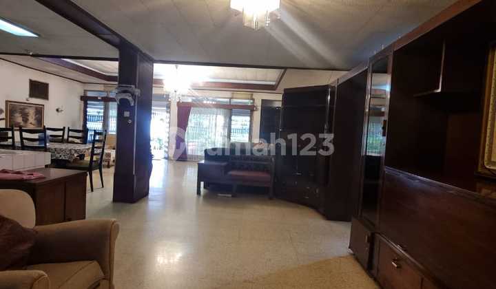 Jual Cepat Rumah Lama Hitung Tanah Area Kebayoran Baru ( Turun Harga Dari 21 M )