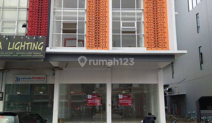 Di  Ruko 3 Lantai Di 23 Paskal Hyper Square Bandung 1