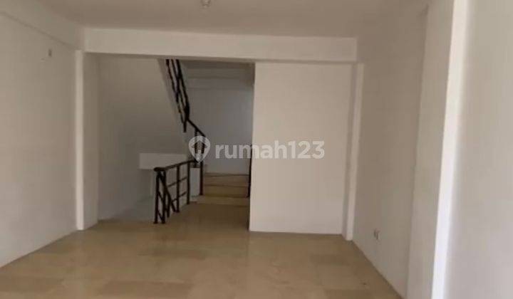 Di  Ruko 3 Lantai Di 23 Paskal Hyper Square Bandung 8