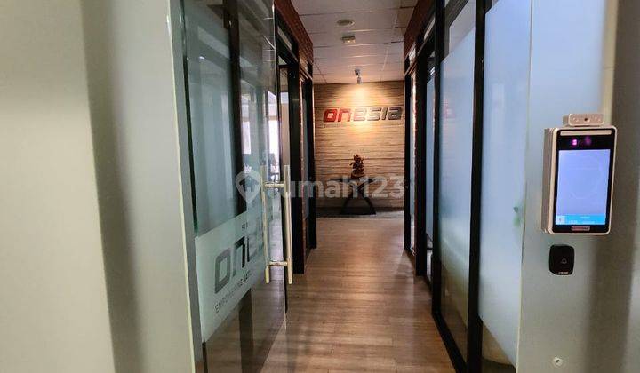 Disewakan Ruang Kantor Soho Capital, Jakarta Barat 2