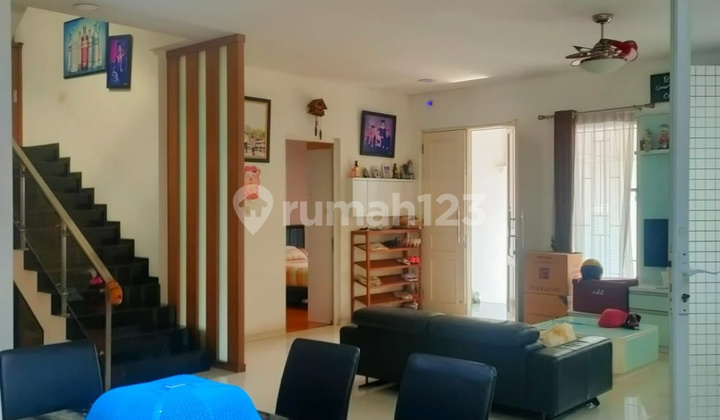 Dijual Rumah Bergaya American Classic, Posisi Hook, Desain Elegan 2