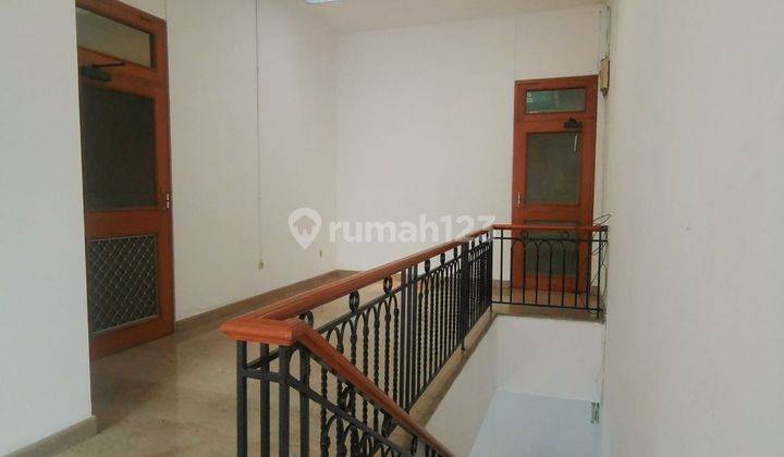 Disewakan Rumah di Tanjung Duren, 4+2BR Unfurnish Luas 141m2 2