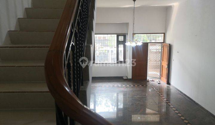 Disewakan Rumah di Tanjung Duren, 4+2BR Unfurnish Luas 141m2 1