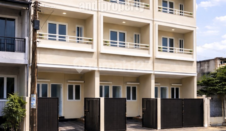 Rumah Baru 5X11 3Unit Strategis di Tanjung Duren(Td403) Rumah Baru 5X11 3Unit Strategis di Tanjung Duren(Td403)