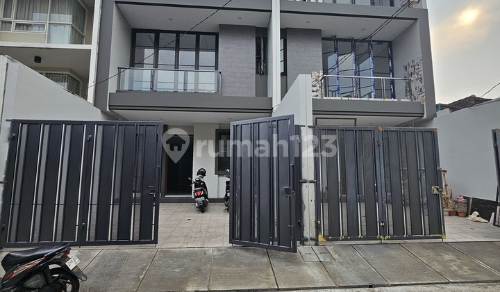 New Indent House 6x20 in Sunrise Garden Complex (SR68) New Indent House 6x20 in Sunrise Garden Complex (SR68)