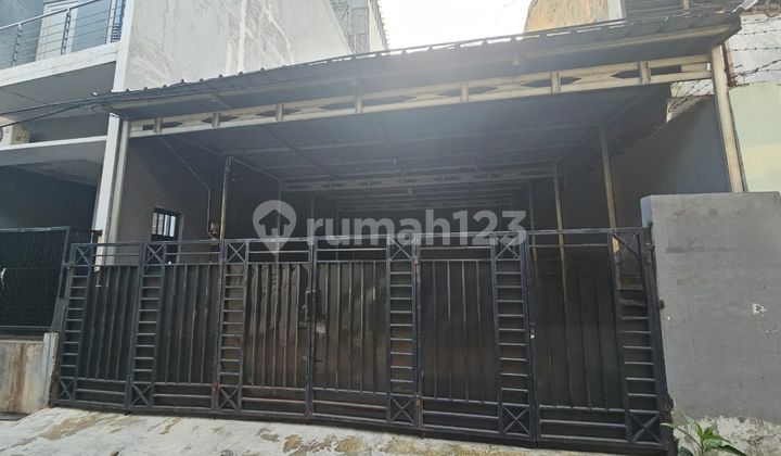 Tanah tempat parkiran mobil di Tanjung duren(TD386)