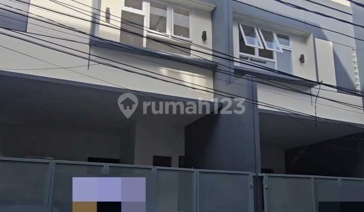 New 5x11 strategic house in Tanjung Duren (TD389)