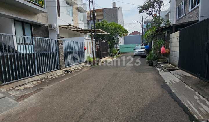 New Ready-to-Occupy 7x15 House in Sunrise Garden Complex (SR70) 2