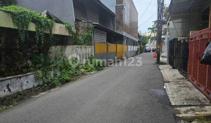 Old House 11X11 Strategic Location in Tanjung Duren(Td422) 2