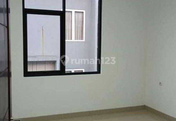 Rumah Baru Siap Huni Strategis Di Taman Ratu(TR128) 2