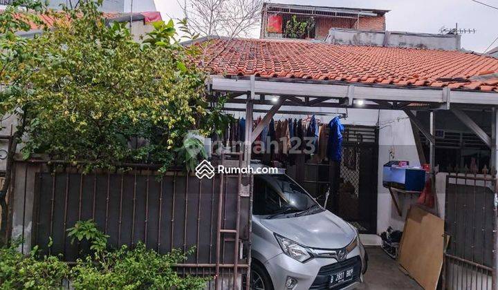 Rumah tua Hitung Tanah Strategis di Taman Ratu(TR127) 8