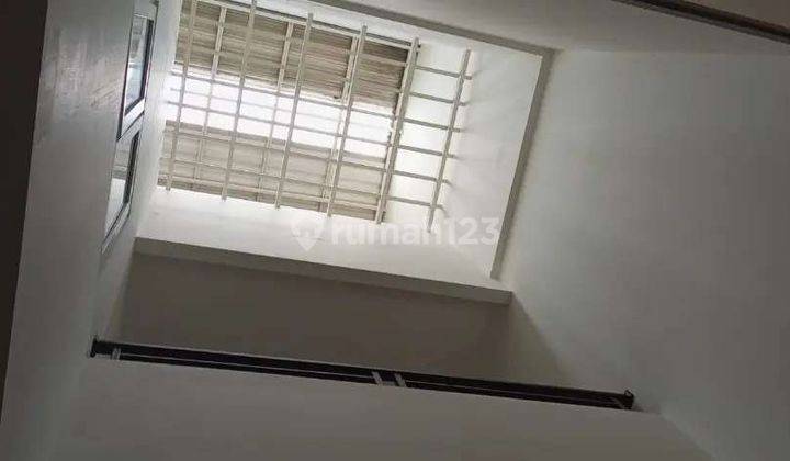 Rumah bagus Siap Huni Strategis Di Taman Ratu(TR125) 12
