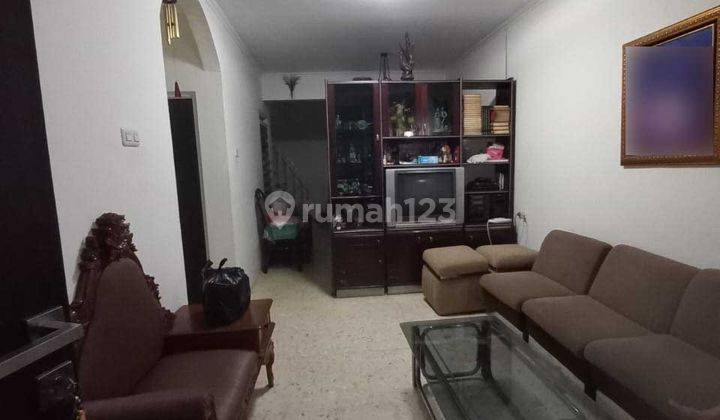 Rumah Siap Huni Strategis di Taman Ratu(TR121) 1