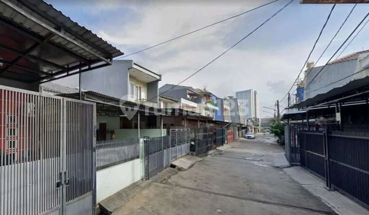 Rumah Tua Hitung Tanah Lokasi Strategis Di Taman Ratu(TR120) 3