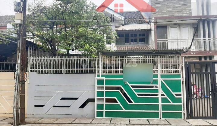 Rumah lama Hitung Tanah Strategis Di Taman Ratu(TR112) 1