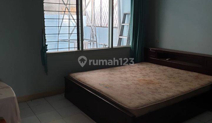 Rumah lama Hitung Tanah Strategis Di Taman Ratu(TR112) 3