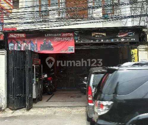 Rumah Ruko Pinggir Jalan 3 lantai di Tomang(TM109) 1