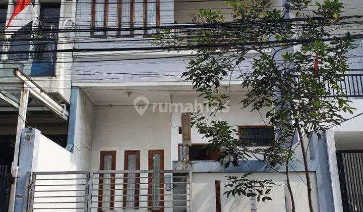 Rumah ukuran 90 meter lokasi strategis di Tomang(TM80) 1