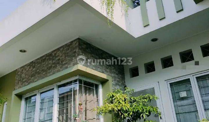 Rumah bagus dan nyaman lokasi strategis di Taman Ratu(TR54) 2