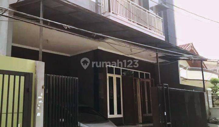 Rumah Bagus Siap Huni Lokasi strategis di taman ratu(TR49) 1