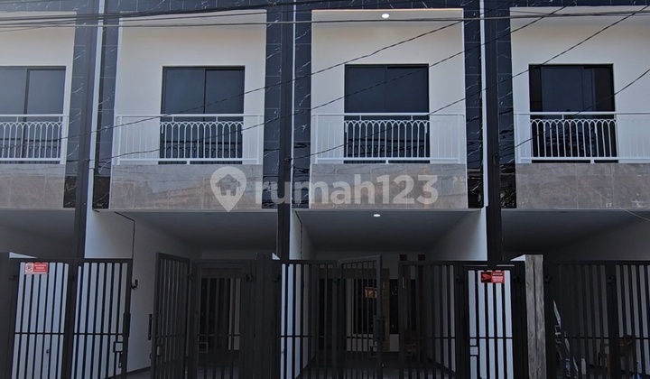 Rumah Baru 3.5x19 lokasi pinggir jalan Tanjung Duren(TD398) Rumah Baru 3.5x19 lokasi pinggir jalan Tanjung Duren(TD398)