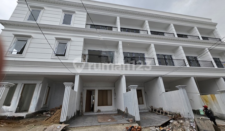 Rumah baru 6 unit lokasi strategis di Tanjung Duren(TD356)
