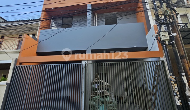Rumah Baru 2 Unit 3.5X12 Lokasi Strategis di Tanjung Duren(Td372) Rumah Baru 2 Unit 3.5X12 Lokasi Strategis di Tanjung Duren(Td372)