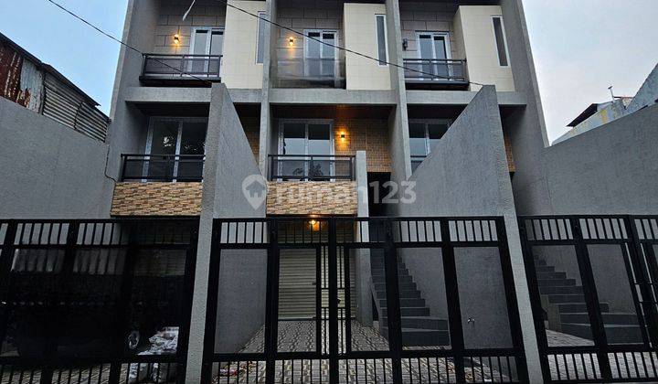 Rumah Baru 3 Unit lebar jalan gede di Duri Kepa(DK236)  1