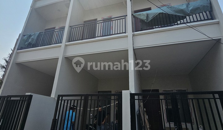 Termurah Di Kawasan Komplek! Rumah Baru 1,25m bisa masuk mobil bebas banjir 2