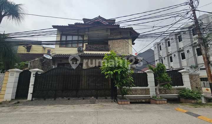 Rumah Besar Hoek 281 Meter Strategis di Tomang(Tm279) 1