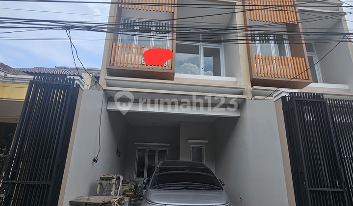 LIMITED!!Rumah Baru 4.5x18 di Tomang bisa request interior(TM77)