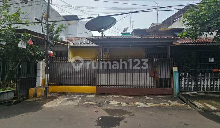 Rumah 7x15 lokasi komplek taman ratu(TR240)