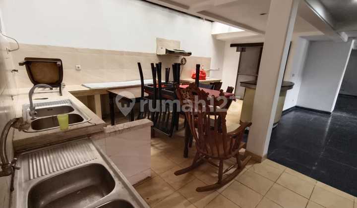 Rumah besar 22x16 strategis di Tanjung Duren(TD393) 2