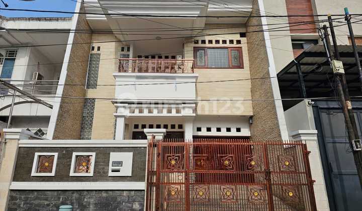 Rumah siap huni 9x25 lingkungan komplek GreenVille(GR92)