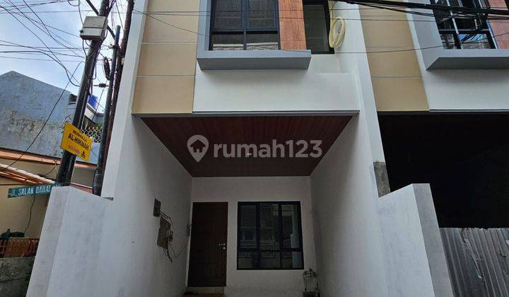 Rumah Baru 3.6x11 strategis di Tanjung Duren(TD279) 1