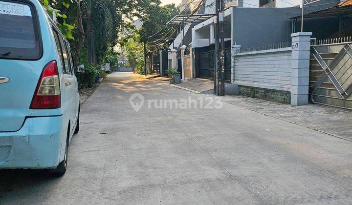 Rumah 240 meter lokasi strategis di taman ratu(TR193) 2