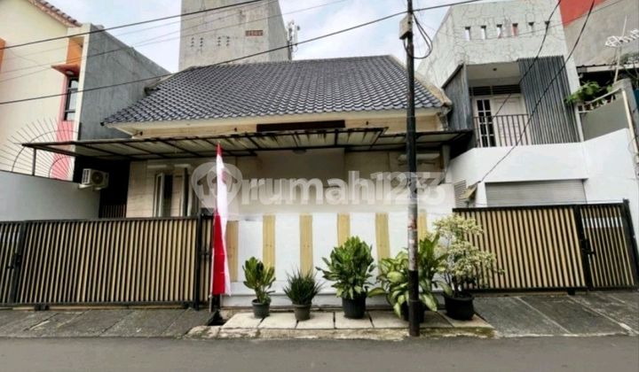 Nice ready-to-occupy house 13.5x11 in Tanjung Duren (TD392)