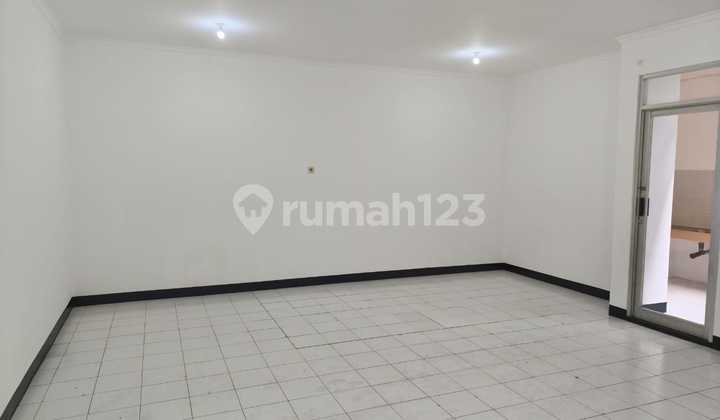 Rumah pinggir jalan 8x20 Taman Ratu(TR248) 2