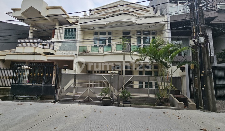 Rumah ukuran 8x18 strategis di komplek Greenville(GR101)