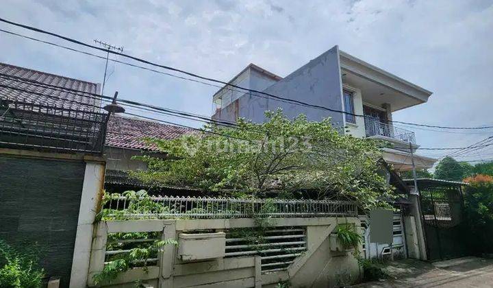 Rumah Tua 10x18 strategis di Taman ratu(TR175) 2